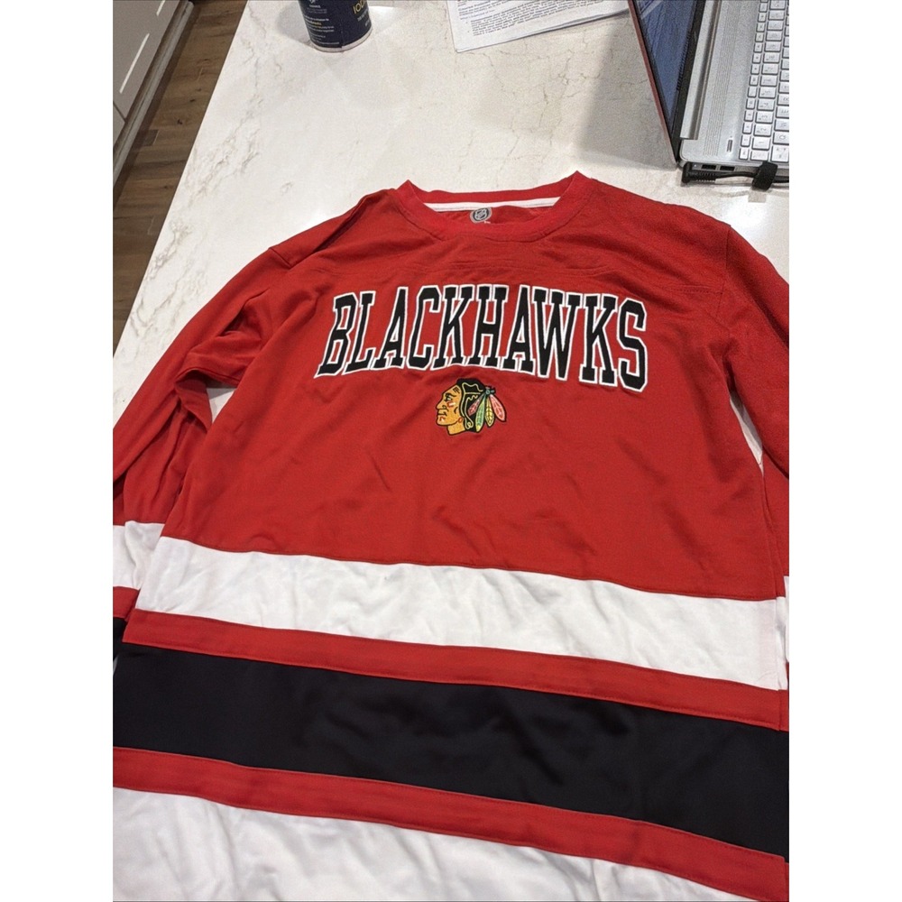 NHL Chicago Blackhawks Hockey Jersey Shirt Red Adult Size M 38/40